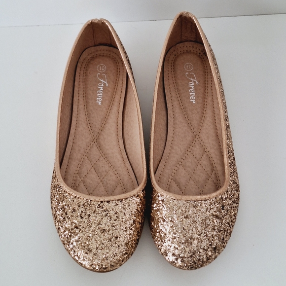 Forever "Karra 29" gold glitter flats - NWOT - Picture 2 of 9